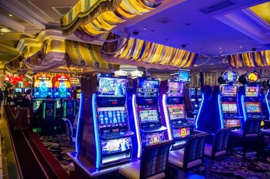 Phoenix Rises slot game interface on goto4d